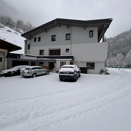 Karlinger Apartment